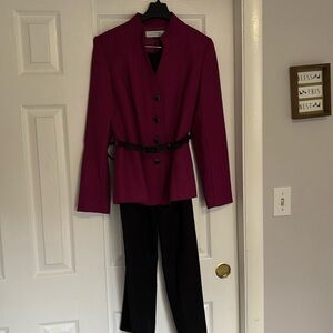 Tahari pant suit